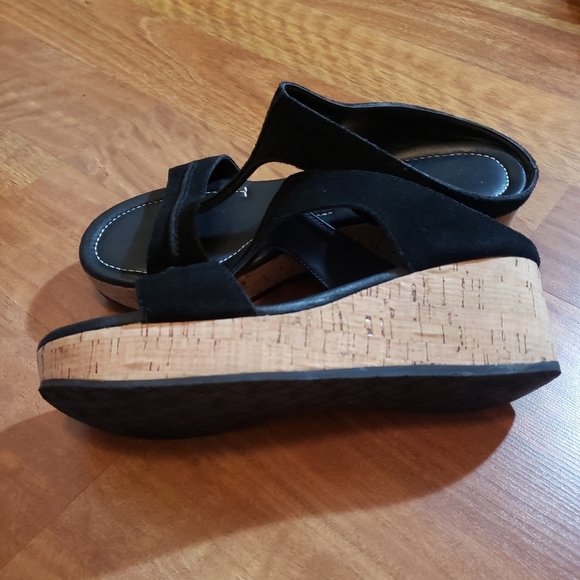 Donald pliner black wedge sandals suede size 8 euc - Picture 2 of 8